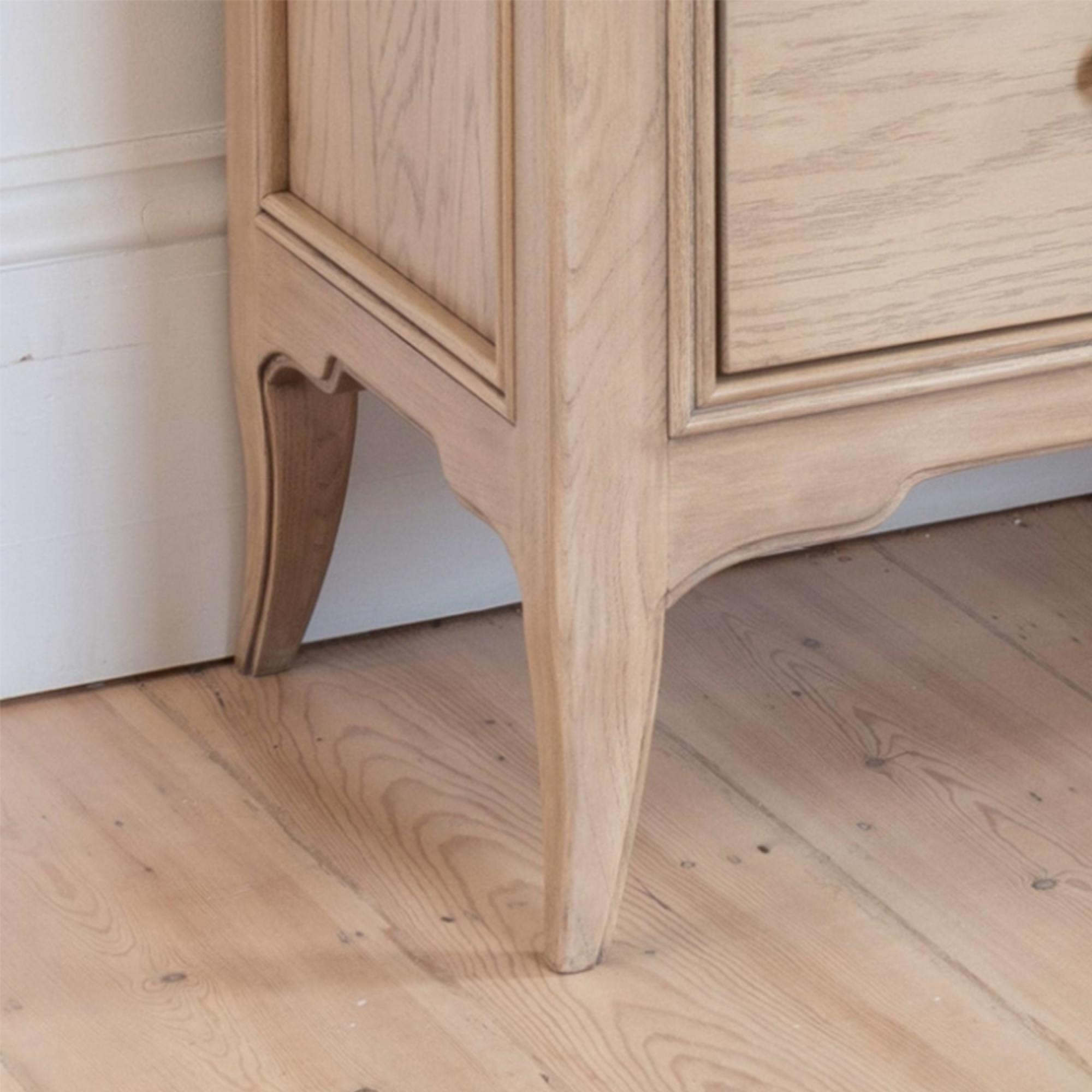 Product photograph of Willis And Gambier Toulon Oak 8 Drawer Chest from Choice Furniture Superstore.