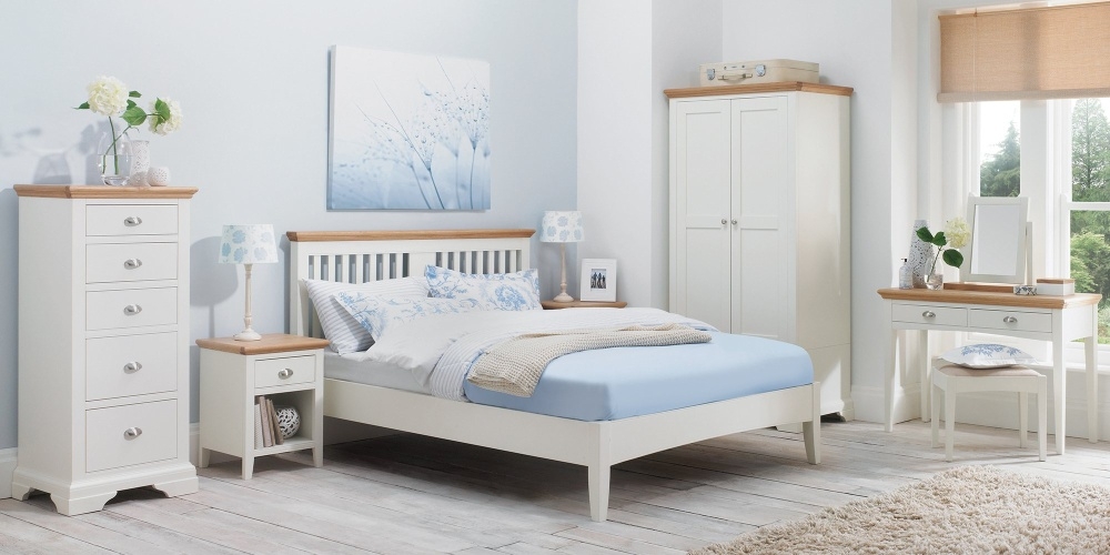 Product photograph of Bentley Designs Hampstead Two Tone Bedstead Comes In 4ft 6in Double And 5ft King Size from Choice Furniture Superstore.