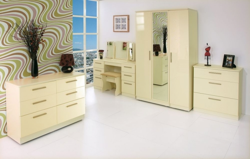 Product photograph of Knightsbridge 6 Drawer Midi Chest - High Gloss Cream from Choice Furniture Superstore.