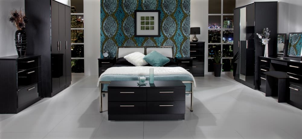 Product photograph of Knightsbridge Black Gloss 6 Drawer Double Dressing Table from Choice Furniture Superstore.