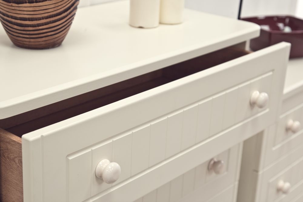 Product photograph of Warwick Cream 4 Drawer Chest from Choice Furniture Superstore.